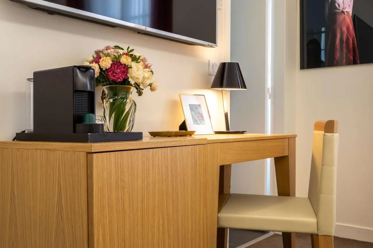 Hotel Camille Paris Tapestry Collection By Hilton