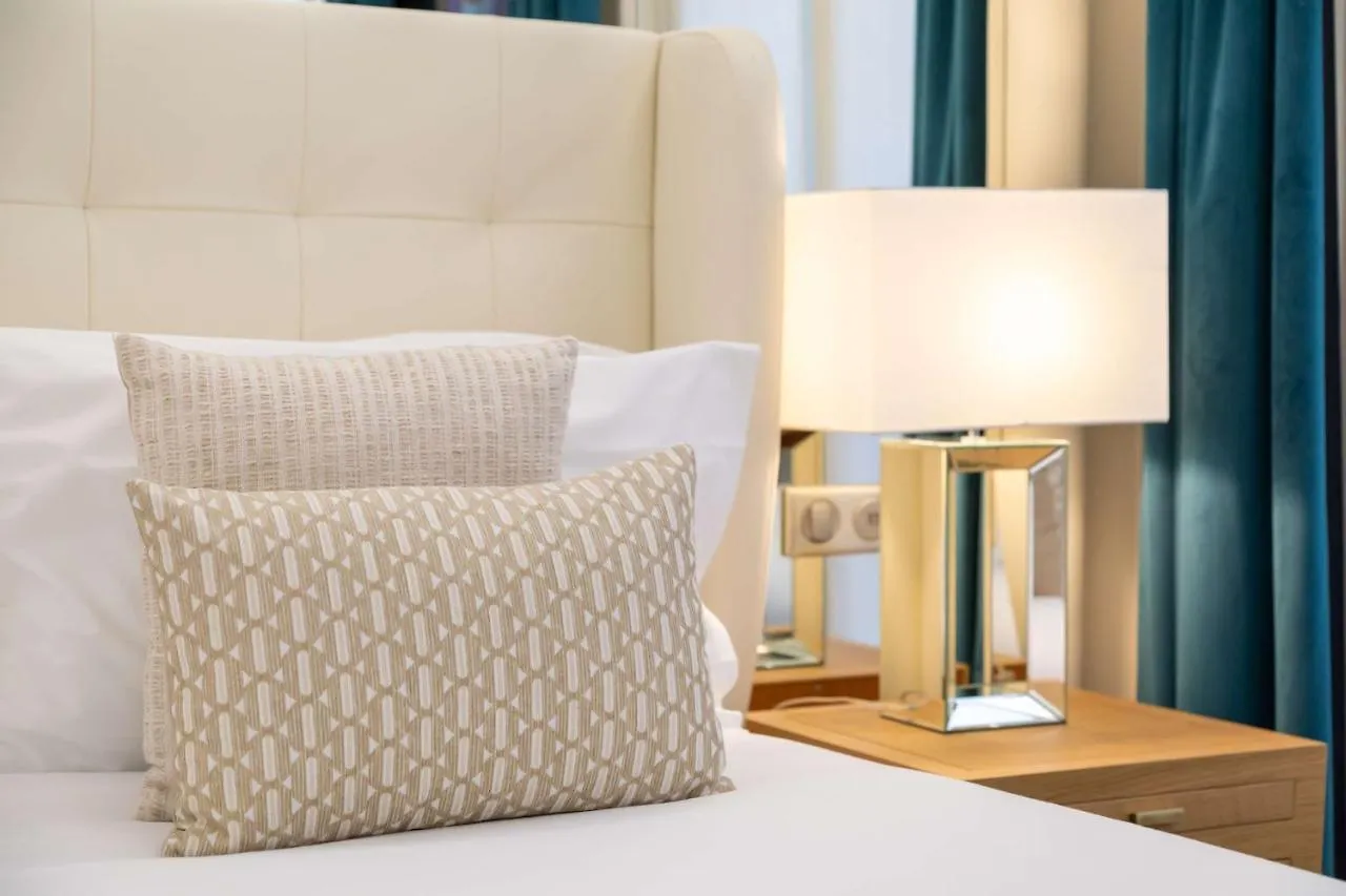 Hotel Camille Paris Tapestry Collection By Hilton